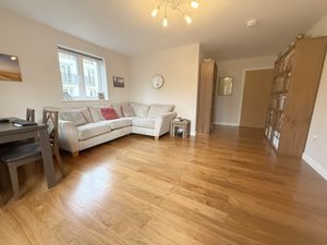 lounge- click for photo gallery